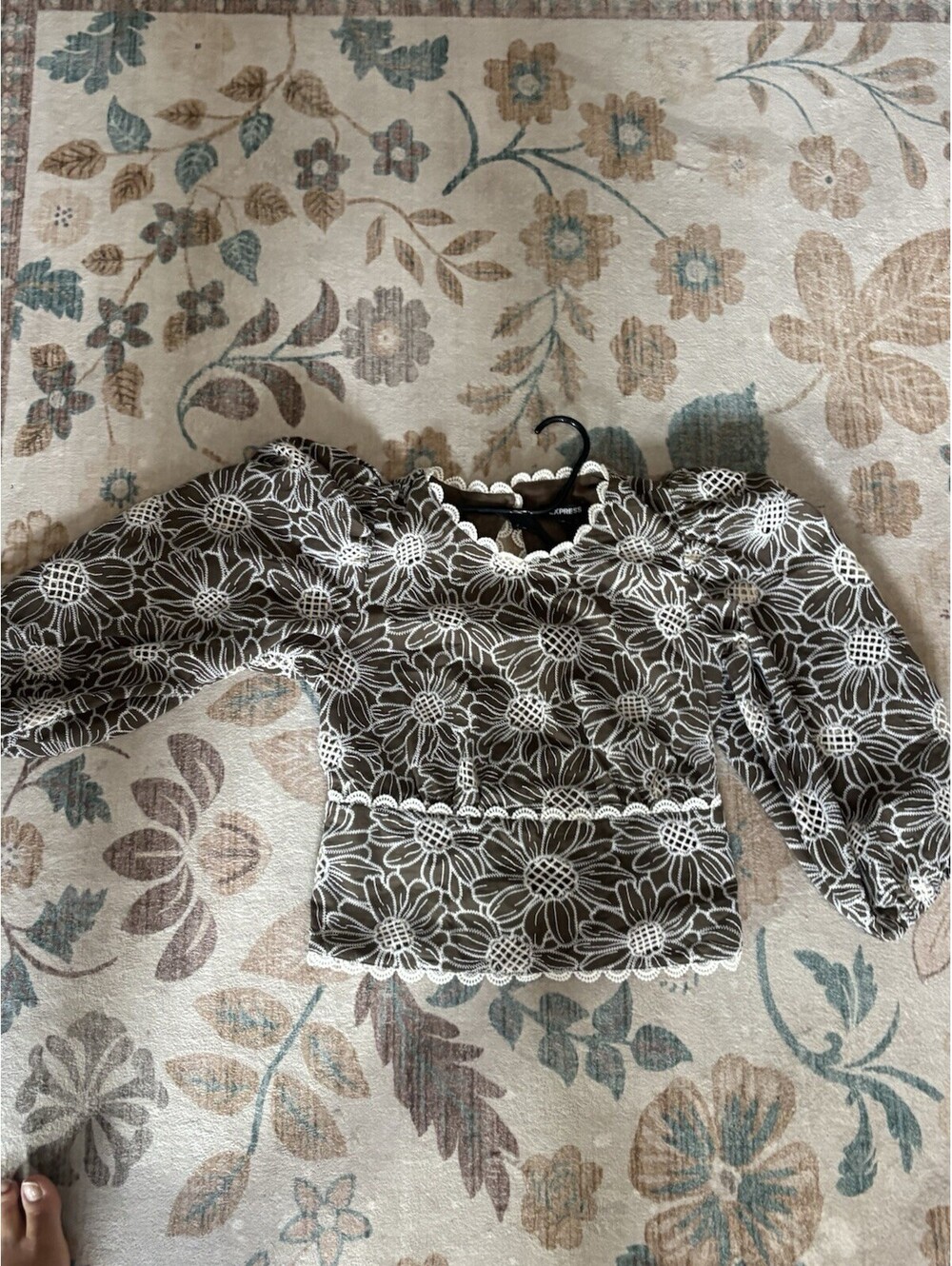 Express Top Open Back Super Cute Lace Size Small